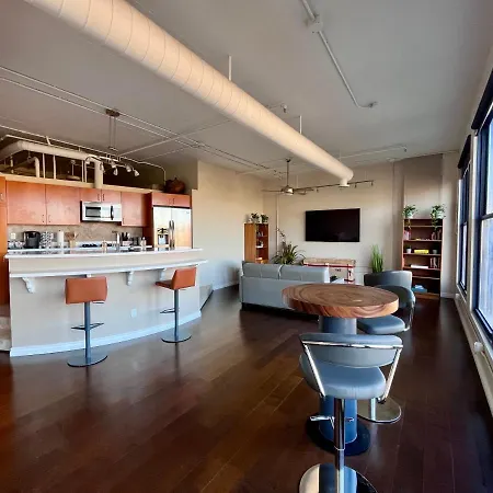 Luxury Industrial Loft On Mill Appartamento